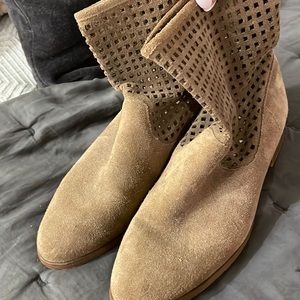Michael Kors booties, SZ 8. Tan suede. Laser cut leather on shaft, see-through.